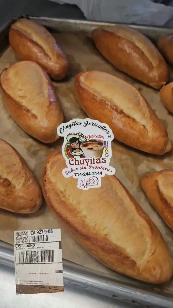Bolillos salados con etiqueta de Chuyitas Jericallas
